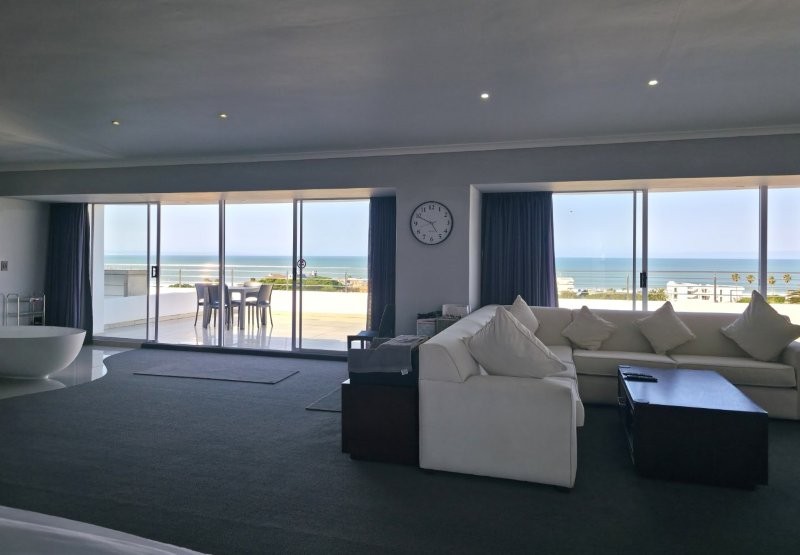 5 Bedroom Property for Sale in Jeffreys Bay Central Eastern Cape